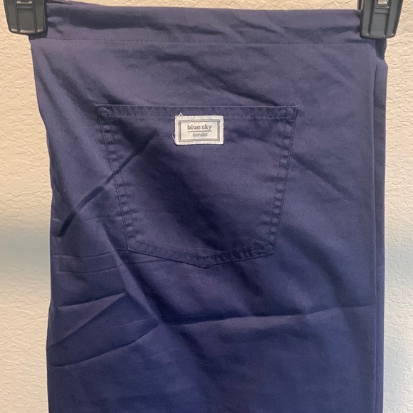 Blue sky grey label simple scrub pant - Picture 3 of 4